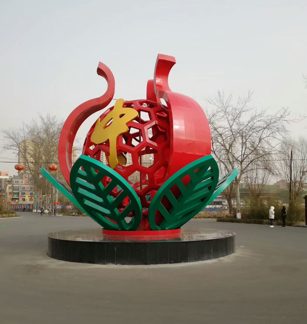 不銹鋼雕塑在商業(yè)綜合體中的應(yīng)用如何平衡藝術(shù)性與功能性